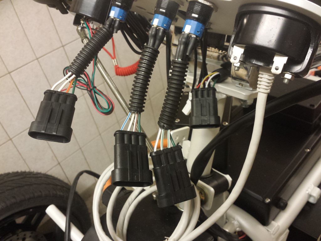 E-Streetquad Started on wire harness with waterproof connectors
