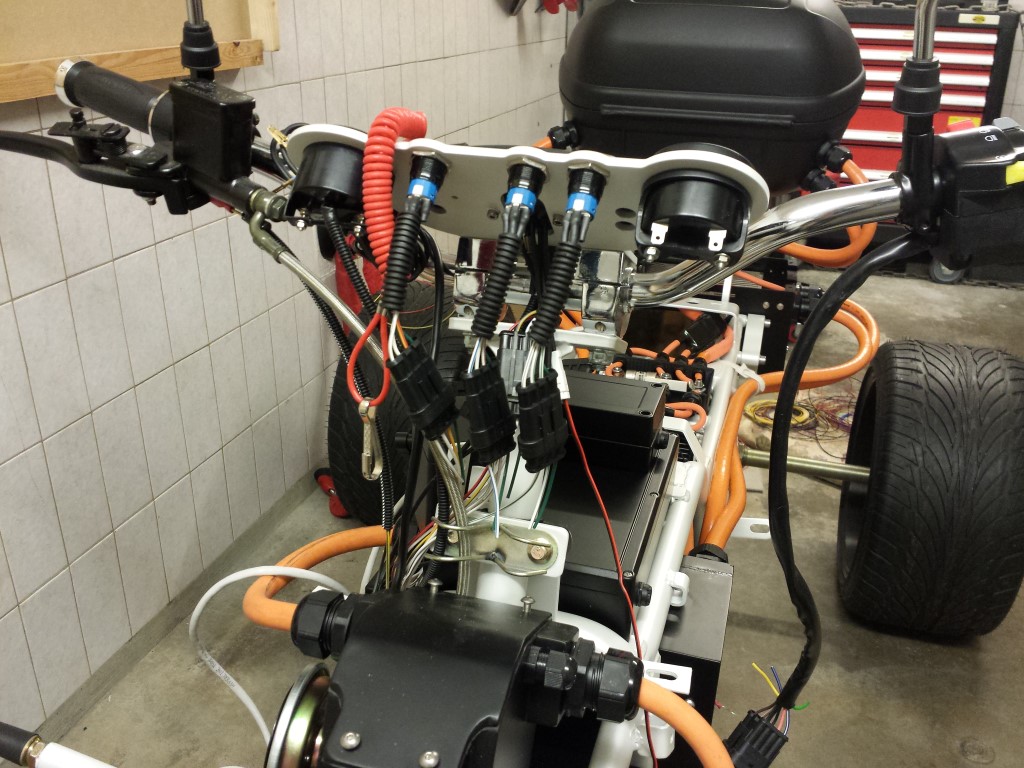 E-Streetquad Started on wire harness with waterproof connectors